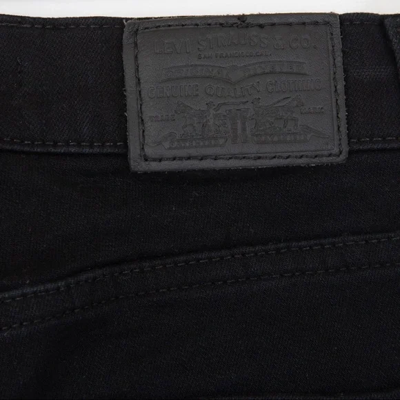 NWOT Levi’s 724 HIGH RISE STRAIGHT FIT WOMEN'S JEANS in Black - Picture 7 of 10